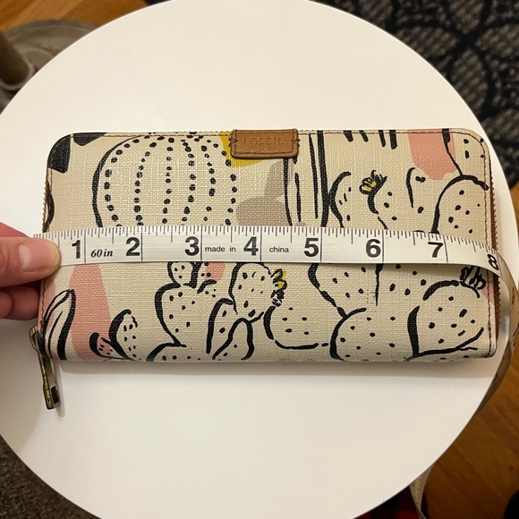 Fossil Emma Zip Around Wallet with Black, Pink, Gray, and Yellow Cactus Theme - Picture 6 of 8